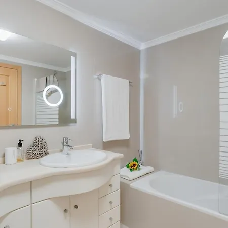 Апартаменты Sunny By Madeira *